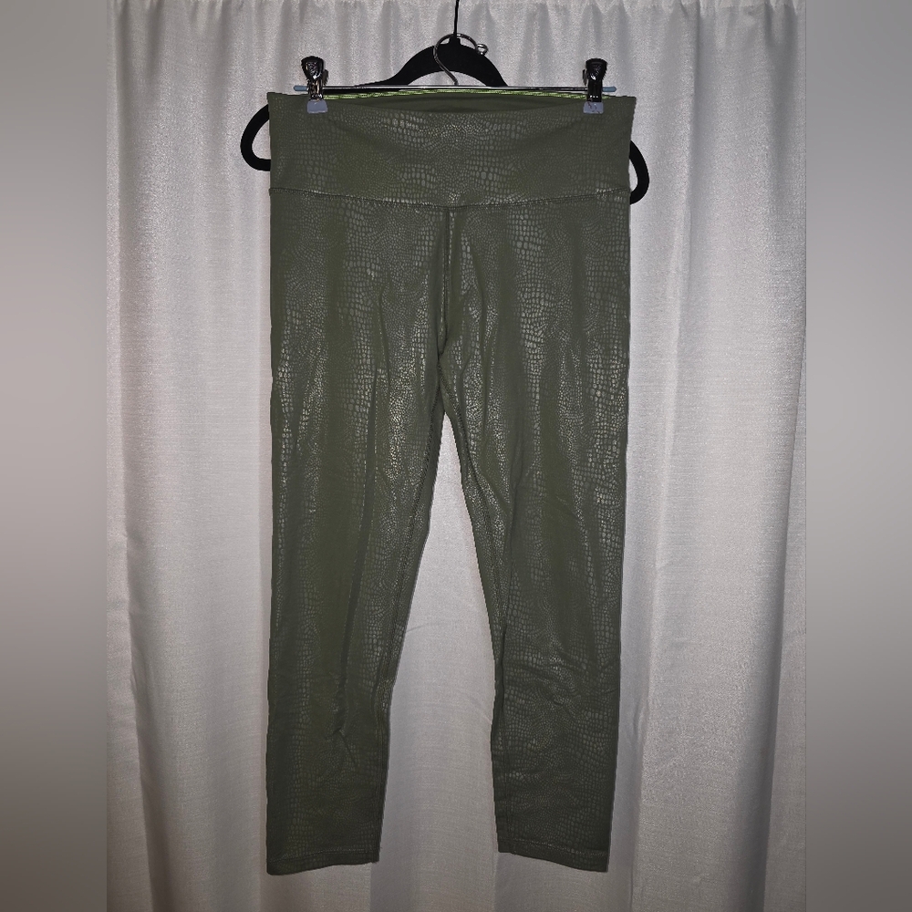 M Calvin Klein Performance Olive Textured 7/8 Leggings